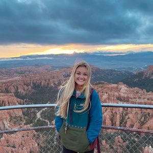 Meet your Posher, Elizabeth